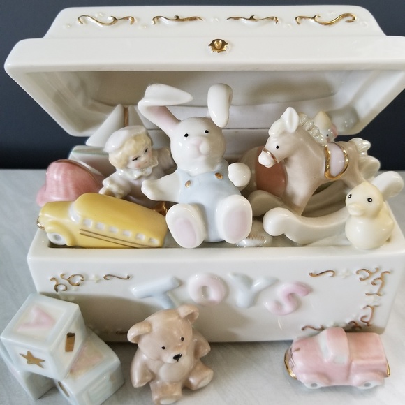 Lenox toy box - Picture 1 of 6